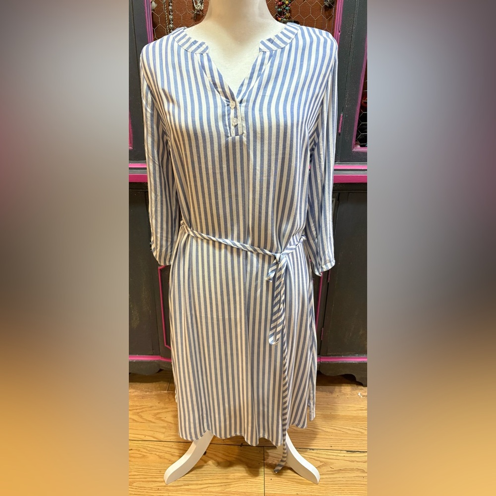 White and Gray Long Sleeve Wrap Dress with Crew Neck